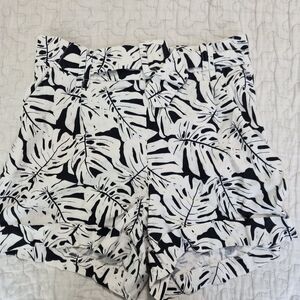Monochrome Leaf Print High Waist Women's Shorts